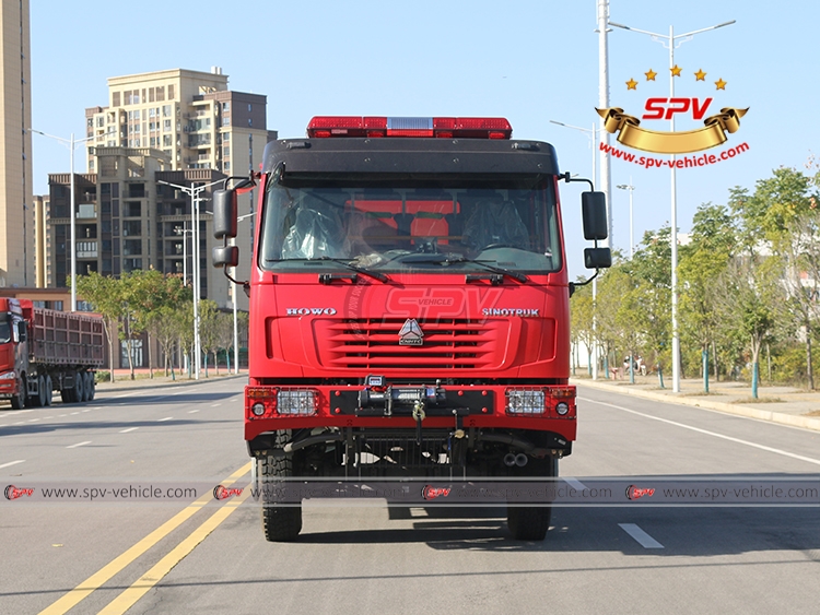 5,000 Litres Off-Road Fire Fighting Truck Sinotruk - Front Side View